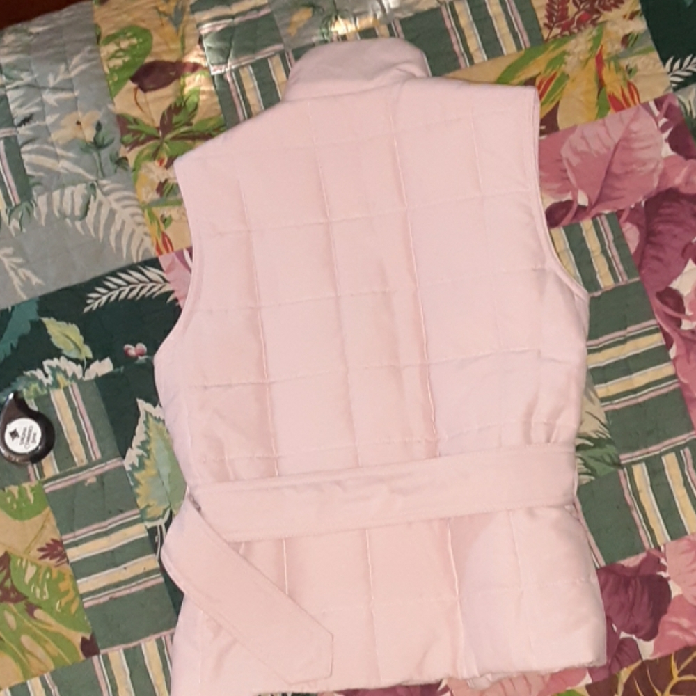 Lauren Ralph Lauren quilted pink vest with belt - Picture 4 of 7